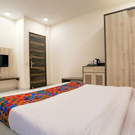 Fabhotel Ab Inn Huda City Center Ґурґаон Екстер'єр фото