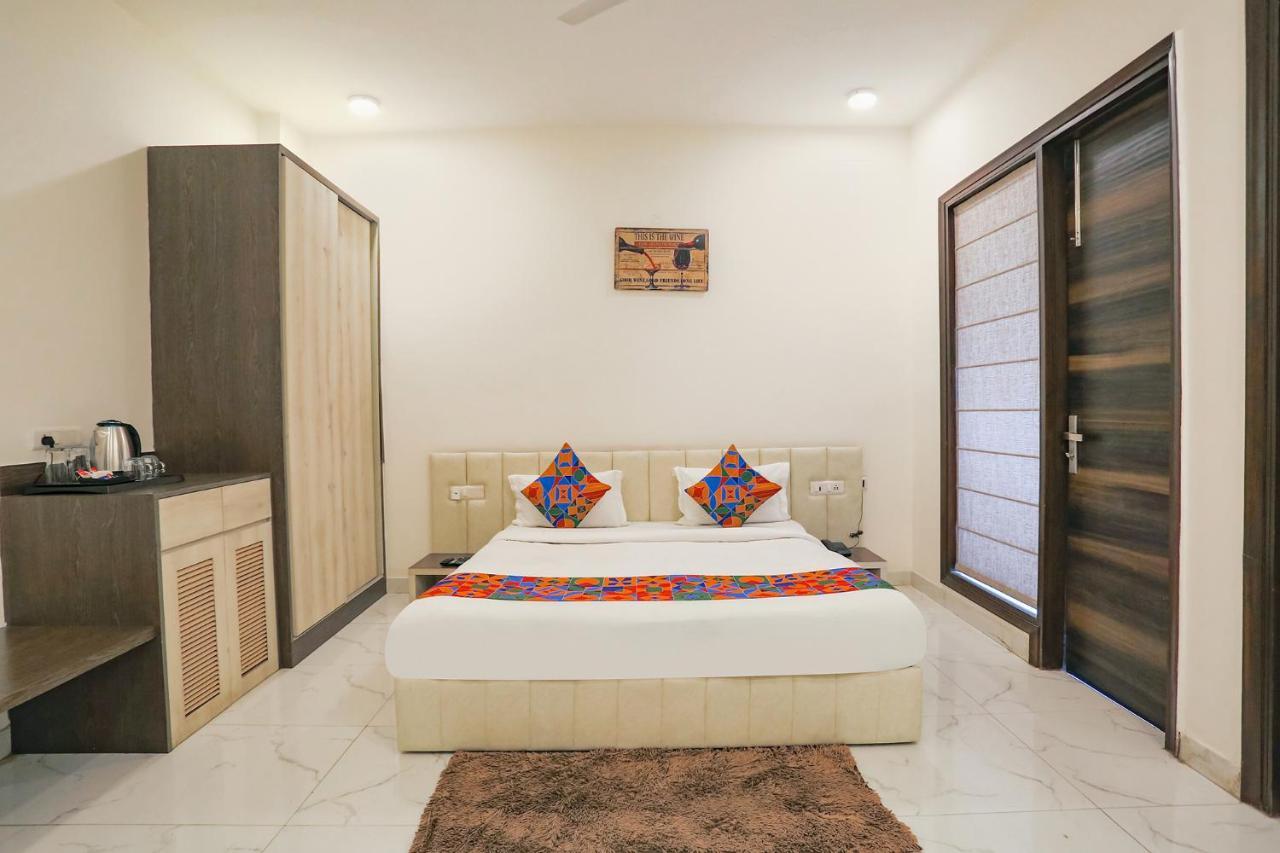 Fabhotel Ab Inn Huda City Center Ґурґаон Екстер'єр фото
