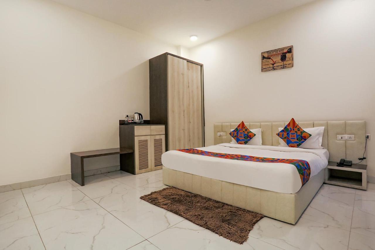 Fabhotel Ab Inn Huda City Center Ґурґаон Екстер'єр фото