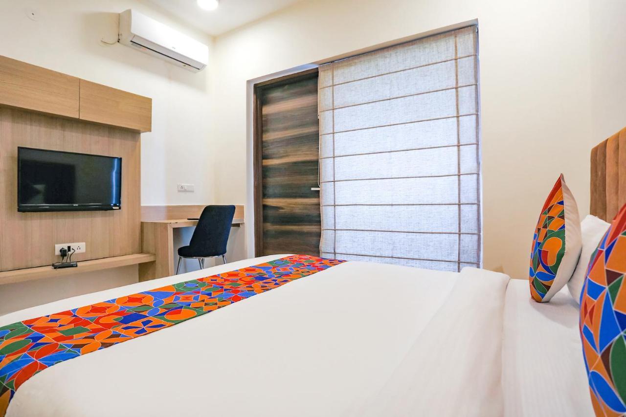 Fabhotel Ab Inn Huda City Center Ґурґаон Екстер'єр фото