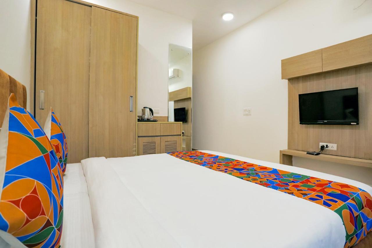 Fabhotel Ab Inn Huda City Center Ґурґаон Екстер'єр фото